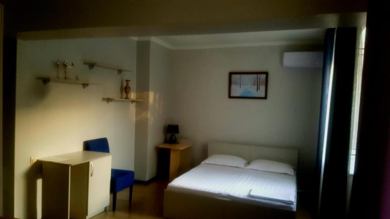 R.Street Hotel อัลมาตี ภายนอก รูปภาพ